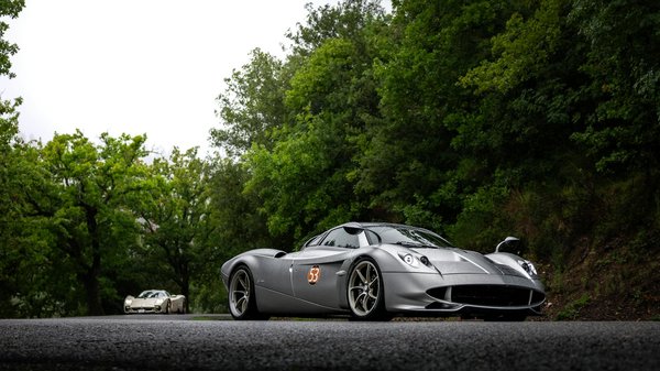 What are the advantages of using seat belts for all passengers in the vehicle?